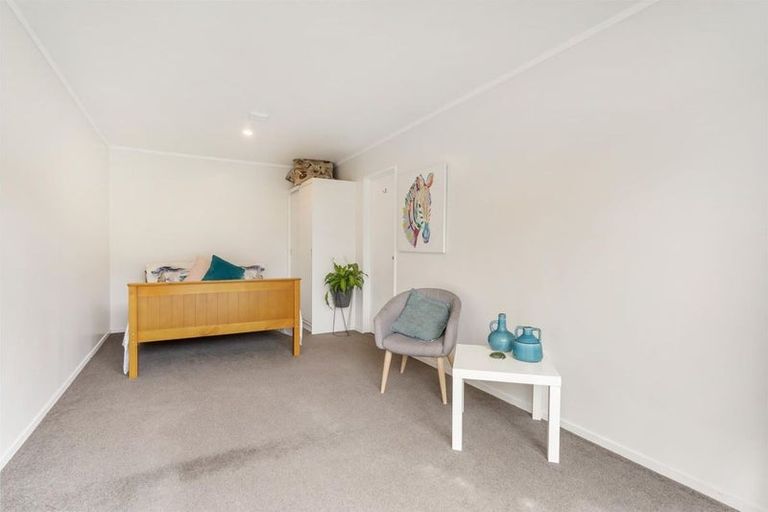 Photo of property in 61 Arimu Road, Papakura, 2110