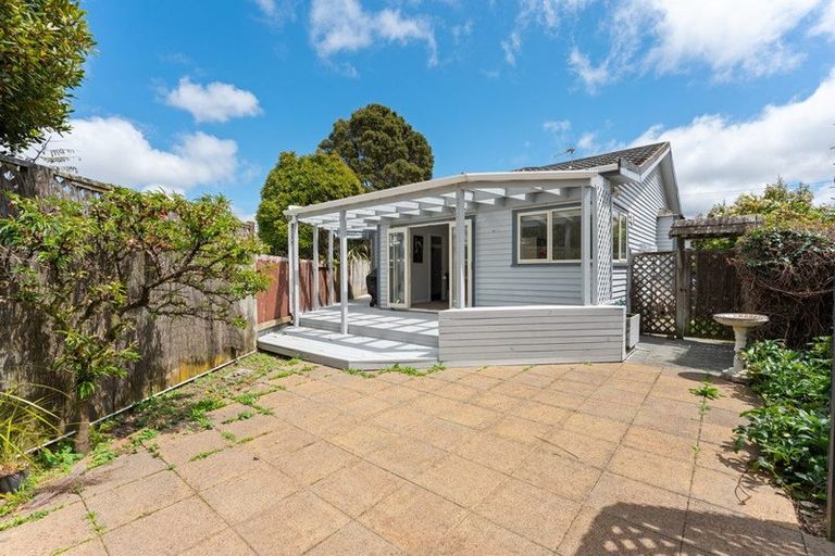 Photo of property in 284 Waiwhetu Road, Fairfield, Lower Hutt, 5011