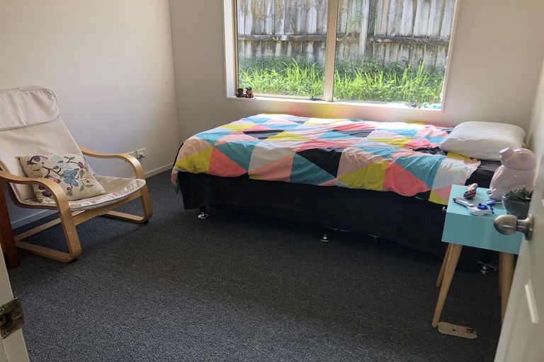 Photo of property in 8 Parkcrest Drive, Henderson, Auckland, 0612