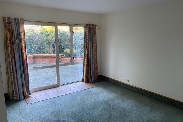 Photo of property in 68a Memorial Avenue, Ilam, Christchurch, 8053