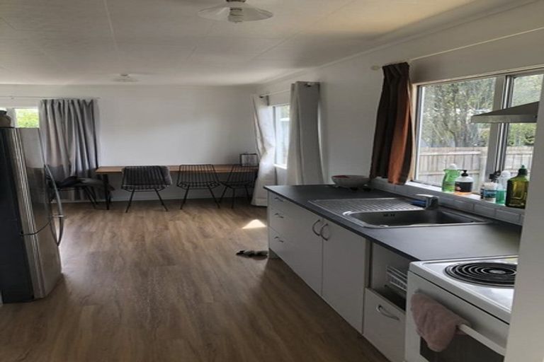 Photo of property in 57 Woodside Road, Massey, Auckland, 0614