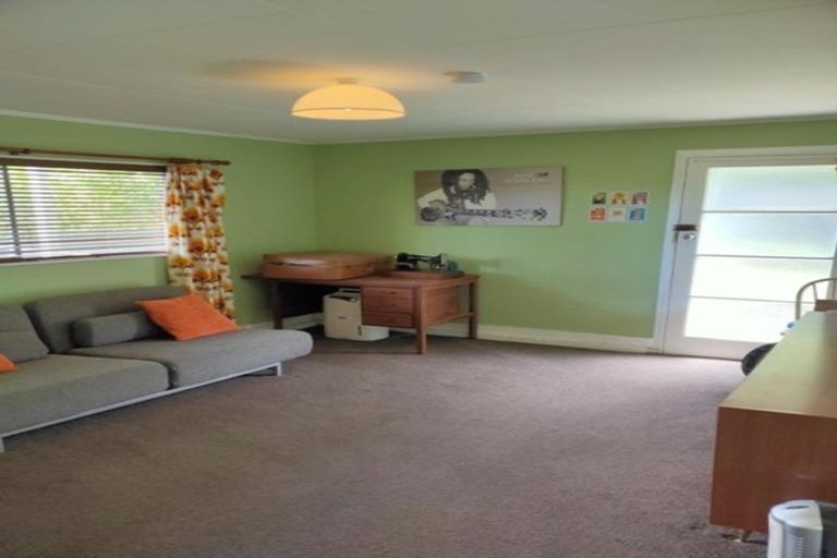Photo of property in 25 Pencarrow Crescent, Wainuiomata, Lower Hutt, 5014