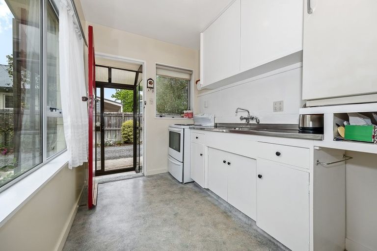 Photo of property in 1/139 Weston Road, St Albans, Christchurch, 8052