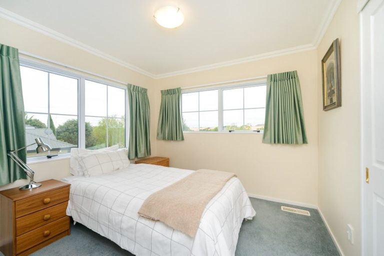 Photo of property in 22 Greenwood Place, Fitzherbert, Palmerston North, 4410