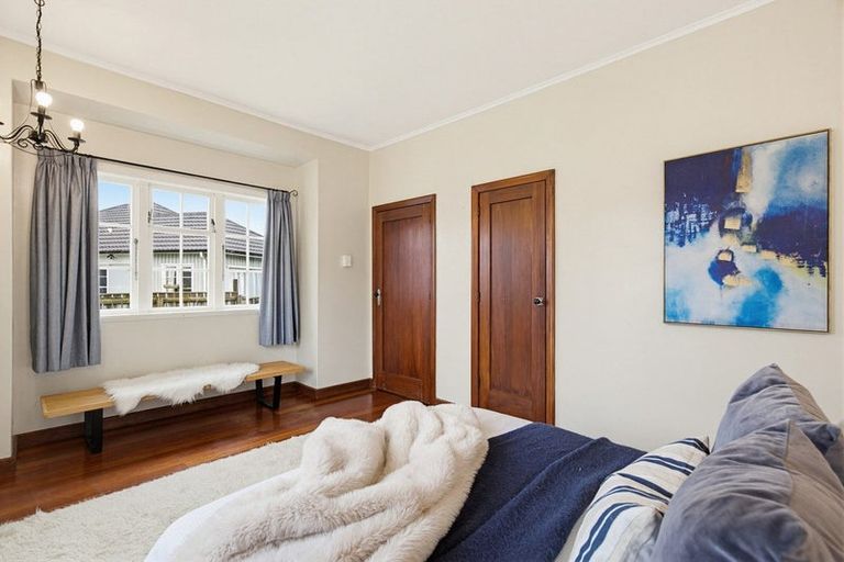 Photo of property in 8 Crawford Green, Miramar, Wellington, 6022