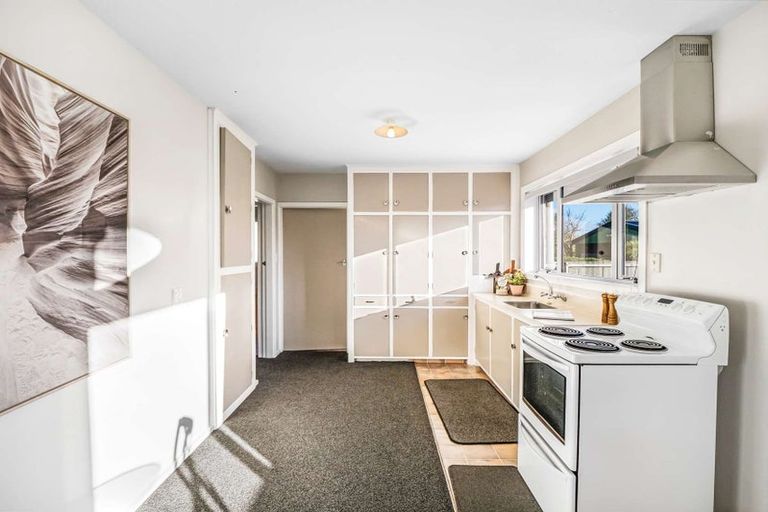 Photo of property in 19 Glenora Place, Hornby, Christchurch, 8042