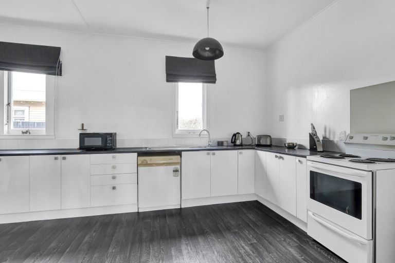Photo of property in 13 Page Street, Stratford, 4332