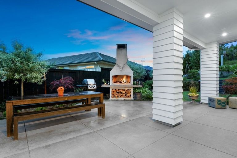 Photo of property in 96 Puhirake Crescent, Pyes Pa, Tauranga, 3112