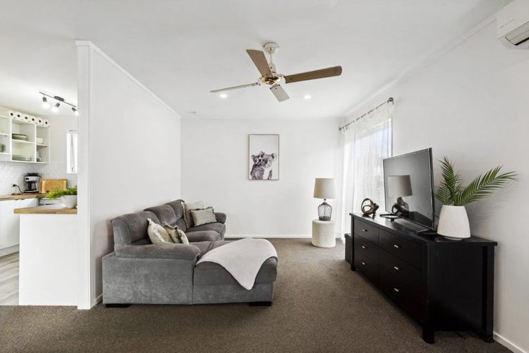 Photo of property in 24 Childers Road, Ranui, Auckland, 0612