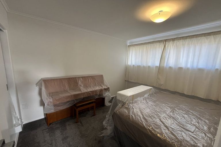 Photo of property in 1 Clematis Avenue, Murrays Bay, Auckland, 0630