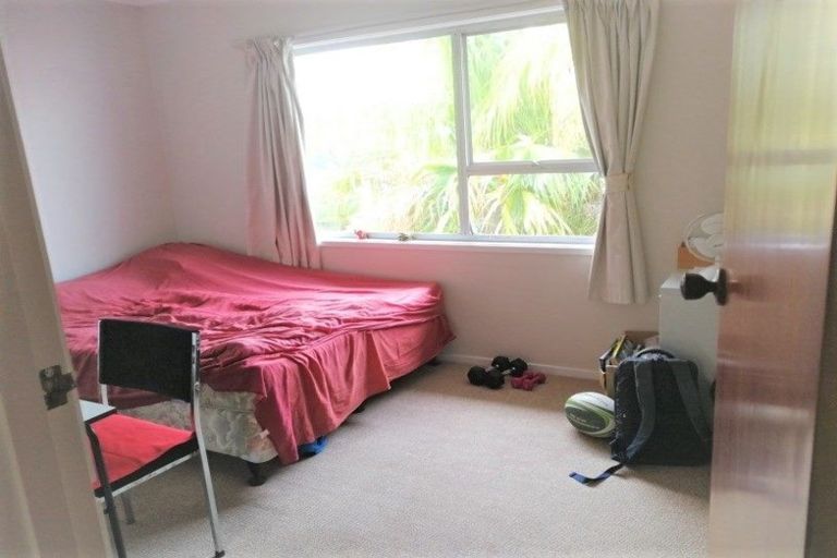 Photo of property in 1 Malters Place, Browns Bay, Auckland, 0630