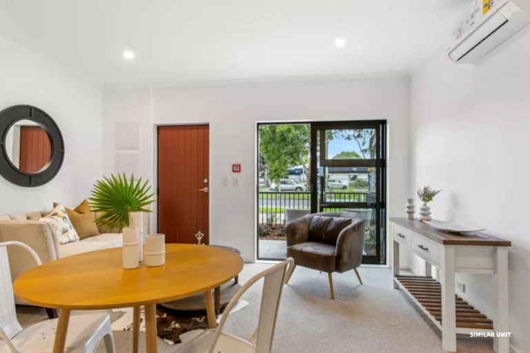 Photo of property in 4/20 Bader Drive, Mangere, Auckland, 2022