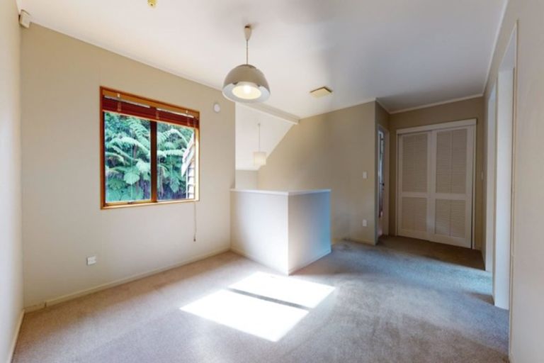 Photo of property in 35 Pomare Road, Tirohanga, Lower Hutt, 5010