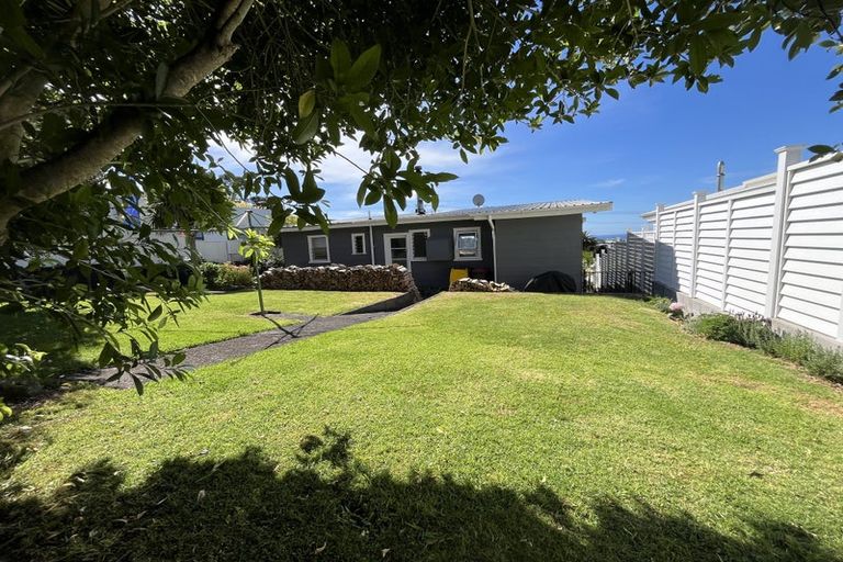 Photo of property in 9 Lismore Street, Strandon, New Plymouth, 4312