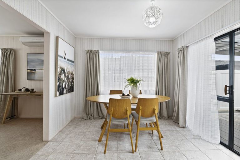 Photo of property in 15a Edward Avenue, Orewa, 0931