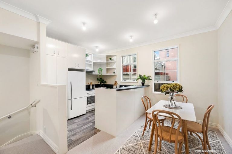 Photo of property in 5 Murphy Street, Thorndon, Wellington, 6011