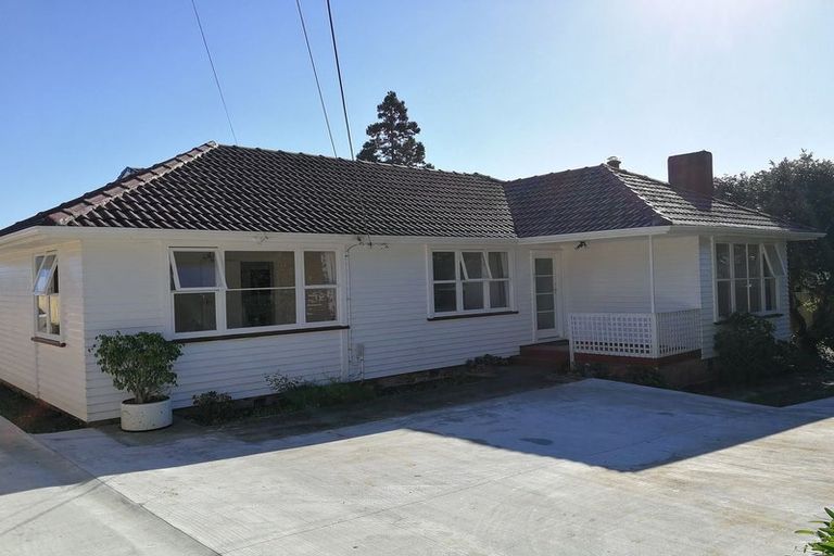 Photo of property in 5 Barrys Road, Glendene, Auckland, 0602