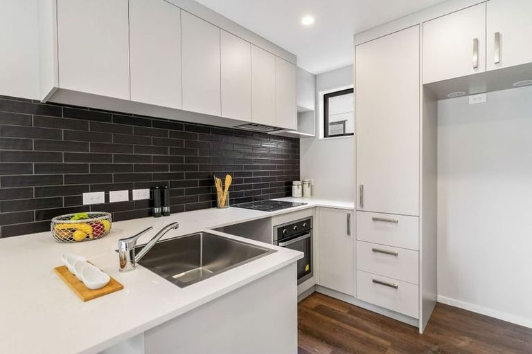 Photo of property in 36 Tokai Place, Glen Eden, Auckland, 0602