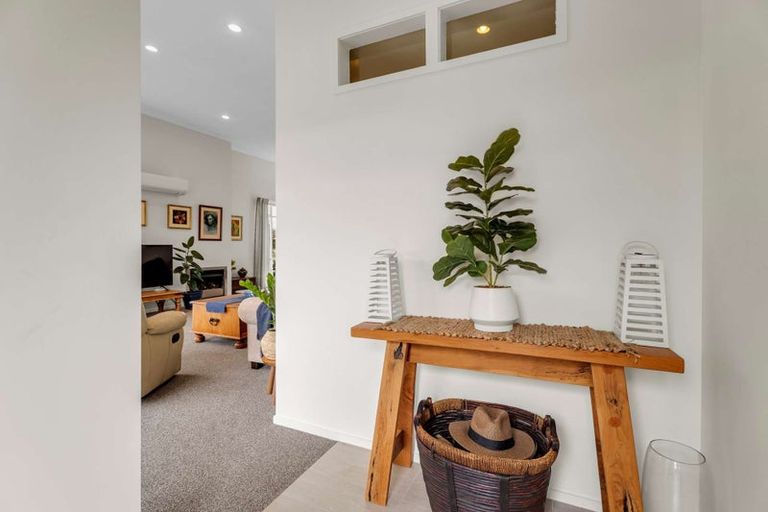 Photo of property in 18 Pacific Place, Whitianga, 3510