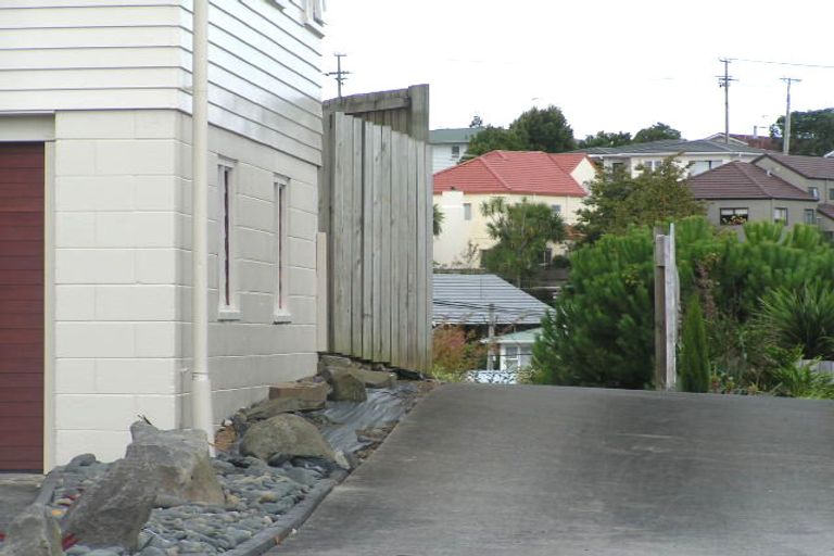 Photo of property in 2/33 Becroft Drive, Forrest Hill, Auckland, 0620