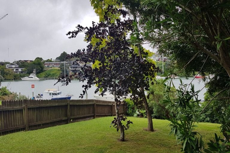 Photo of property in 12 Dayspring Way, Pakuranga, Auckland, 2010