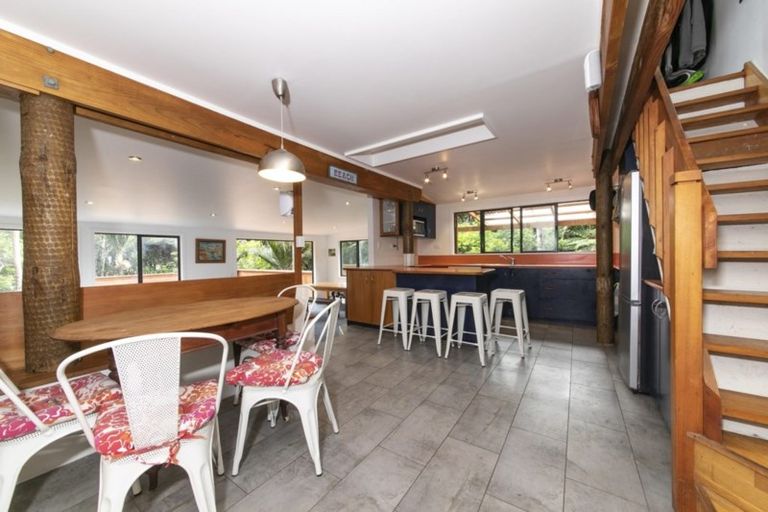 Photo of property in 53 Rayner Road, Piha, New Lynn, 0772