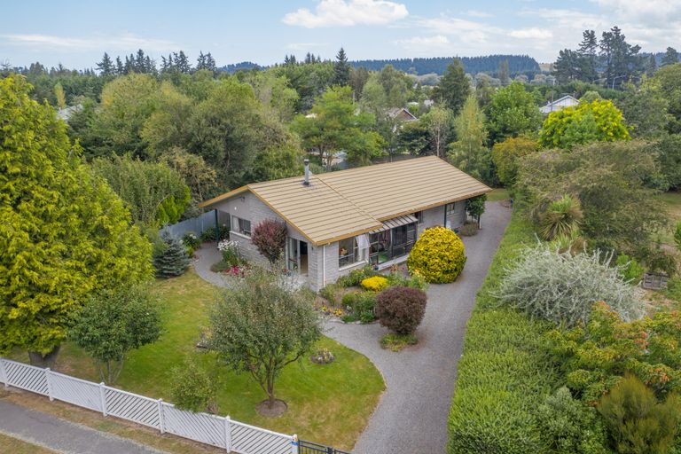 Photo of property in 39 Waddington Road, Waddington, 7500