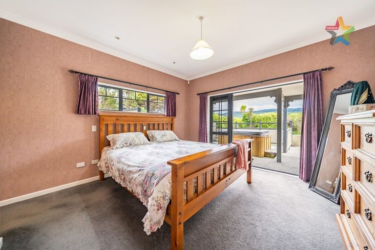 Photo of property in 6a Marua Palm Grove, Timberlea, Upper Hutt, 5018