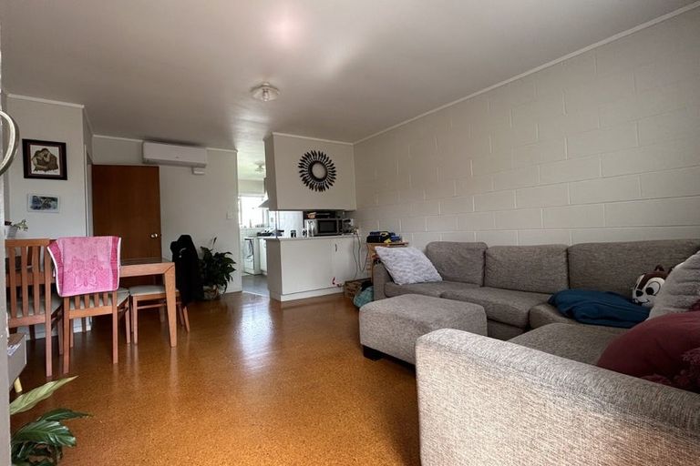 Photo of property in 6/318 Te Atatu Road, Te Atatu South, Auckland, 0610