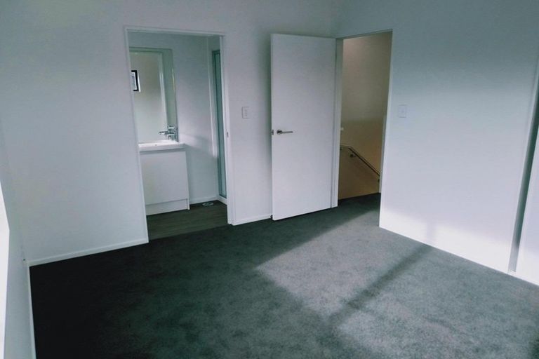 Photo of property in 4b Wattle Road, Sunnyvale, Auckland, 0612