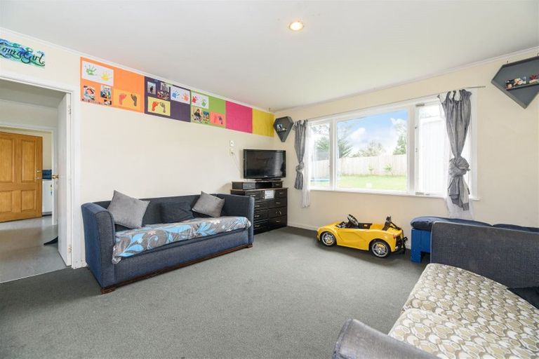 Photo of property in 12 Igloo Place, Red Hill, Papakura, 2110