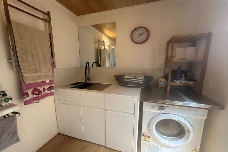 Photo of property in 43 Tahunanui Drive, Tahunanui, Nelson, 7011