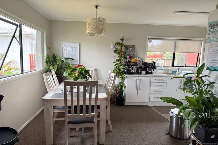 Photo of property in 1/23 Blacklock Avenue, Henderson, Auckland, 0612