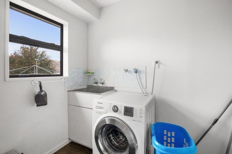 Photo of property in 10 Coach Court, Cromwell, 9310