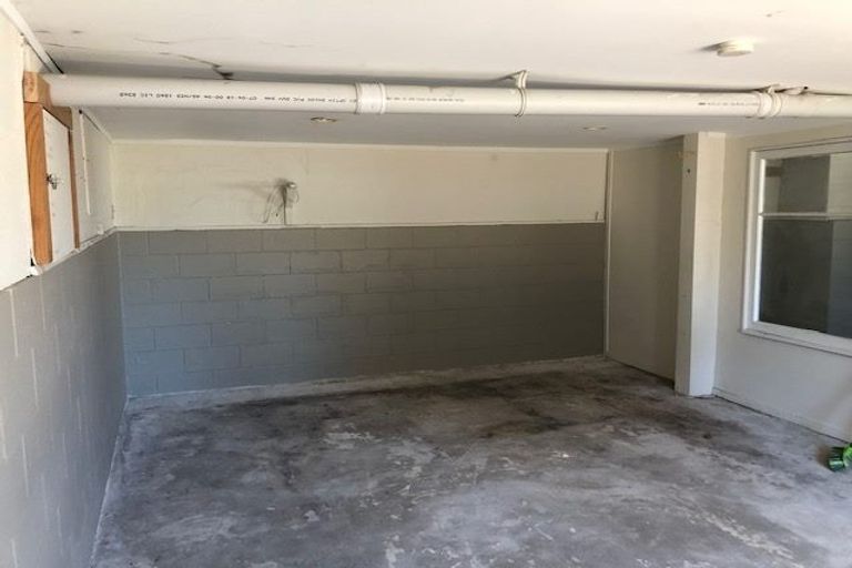 Photo of property in 25 William Souter Street, Forrest Hill, Auckland, 0620