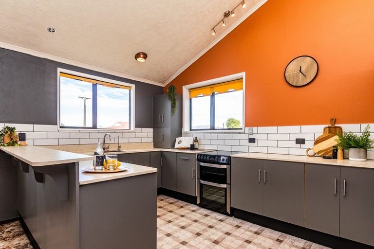 Photo of property in 68 Durham Street, Winton, 9720