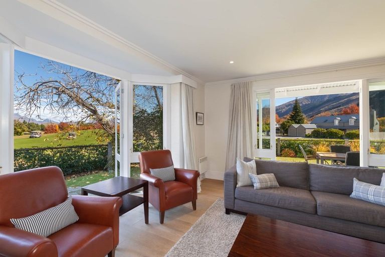 Photo of property in Millbrook Resort, 28 Settlers Way, Arrowtown, 9371