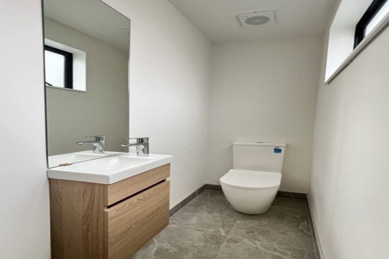 Photo of property in 105a Bond Crescent, Forrest Hill, Auckland, 0620