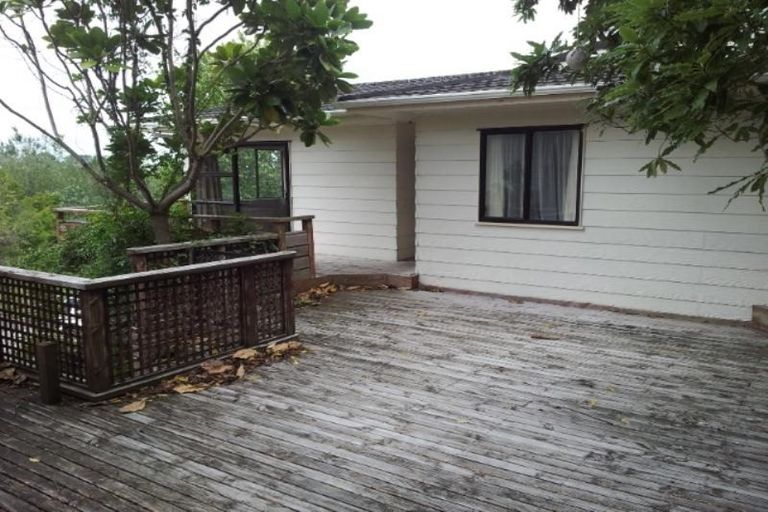 Photo of property in 2/59 Athena Drive, Totara Vale, Auckland, 0629