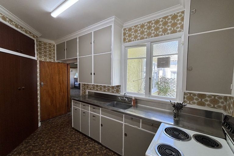 Photo of property in 31 Disraeli Street, Hawera, 4610