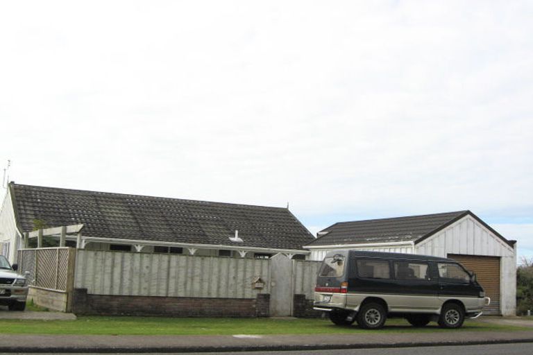 Photo of property in 36 Omata Road, Marfell, New Plymouth, 4310