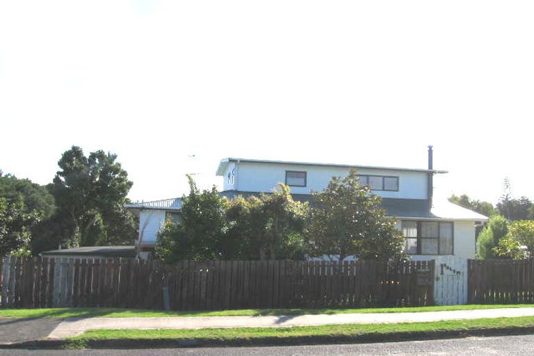 Photo of property in 1 Salem Place, Torbay, Auckland, 0630