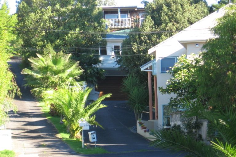 Photo of property in 1/602 Beach Road, Rothesay Bay, Auckland, 0630