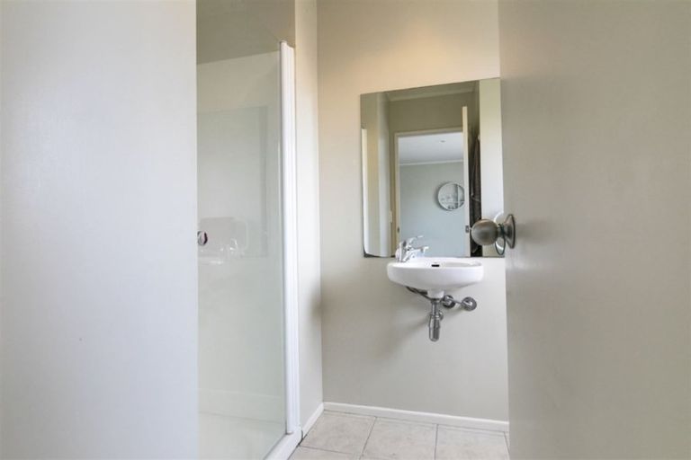 Photo of property in 5 Tellin Close, Massey, Auckland, 0614