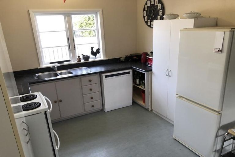 Photo of property in 11 Sinclair Street, Ebdentown, Upper Hutt, 5018