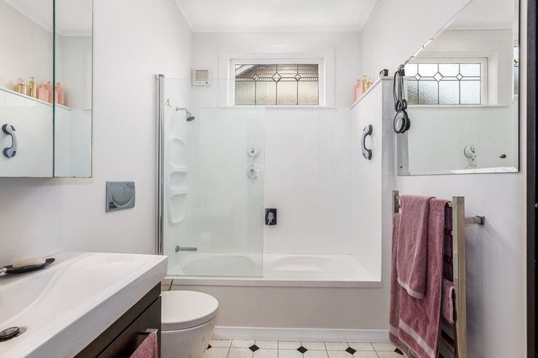 Photo of property in 191 Coutts Street, Rongotai, Wellington, 6022