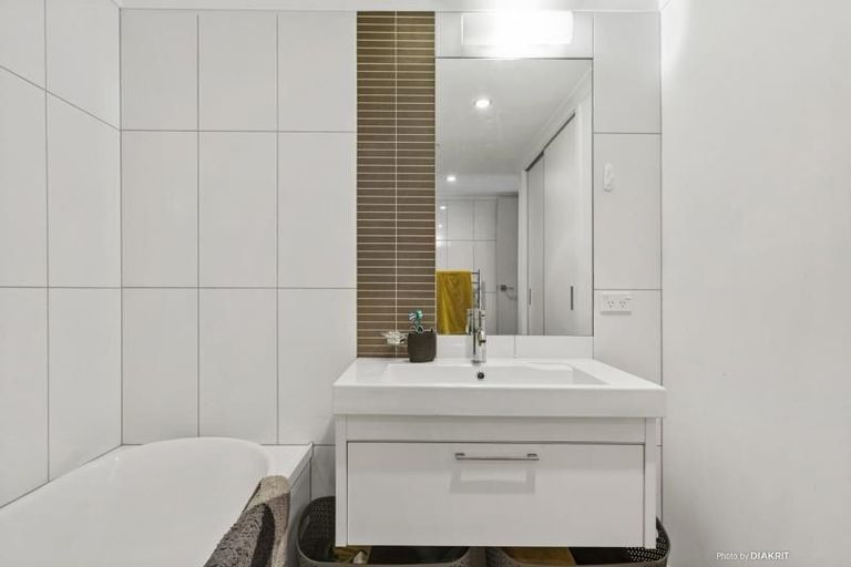 Photo of property in Bellagio Apartments, 8e/39 Taranaki Street, Te Aro, Wellington, 6011