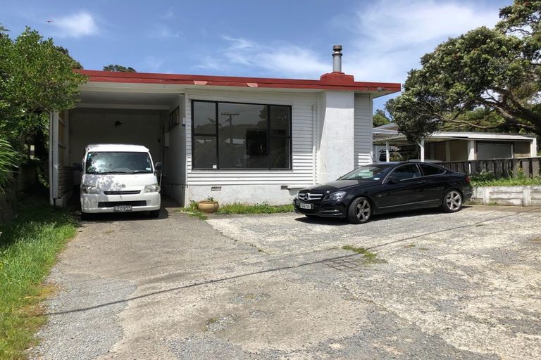 Photo of property in 53 Fraser Avenue, Johnsonville, Wellington, 6037