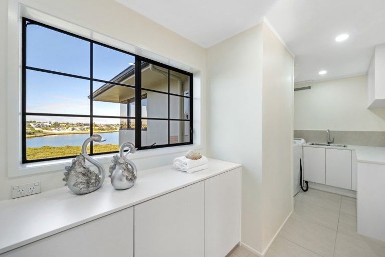 Photo of property in 38 Venus Place, Half Moon Bay, Auckland, 2012