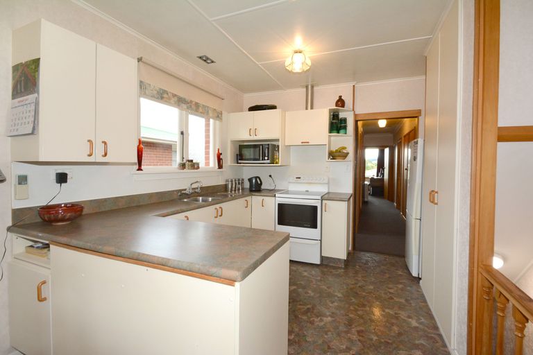 Photo of property in 93 Elwyn Crescent, Green Island, Dunedin, 9018